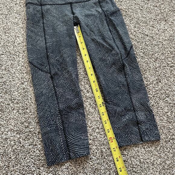 Lululemon black & white dot print cropped leggings size 6 - Picture 8 of 10
